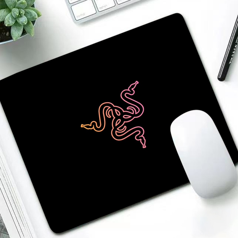 Razer Luxury Mouse Pad Anime G - đánh giá và giá Tech Accessories For Desk